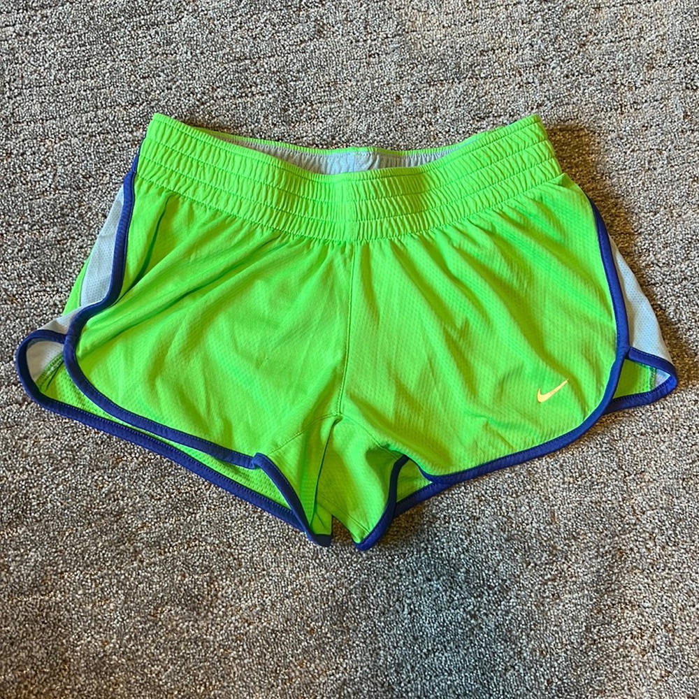 Women’s Size Medium Nike shorts - Great condition!